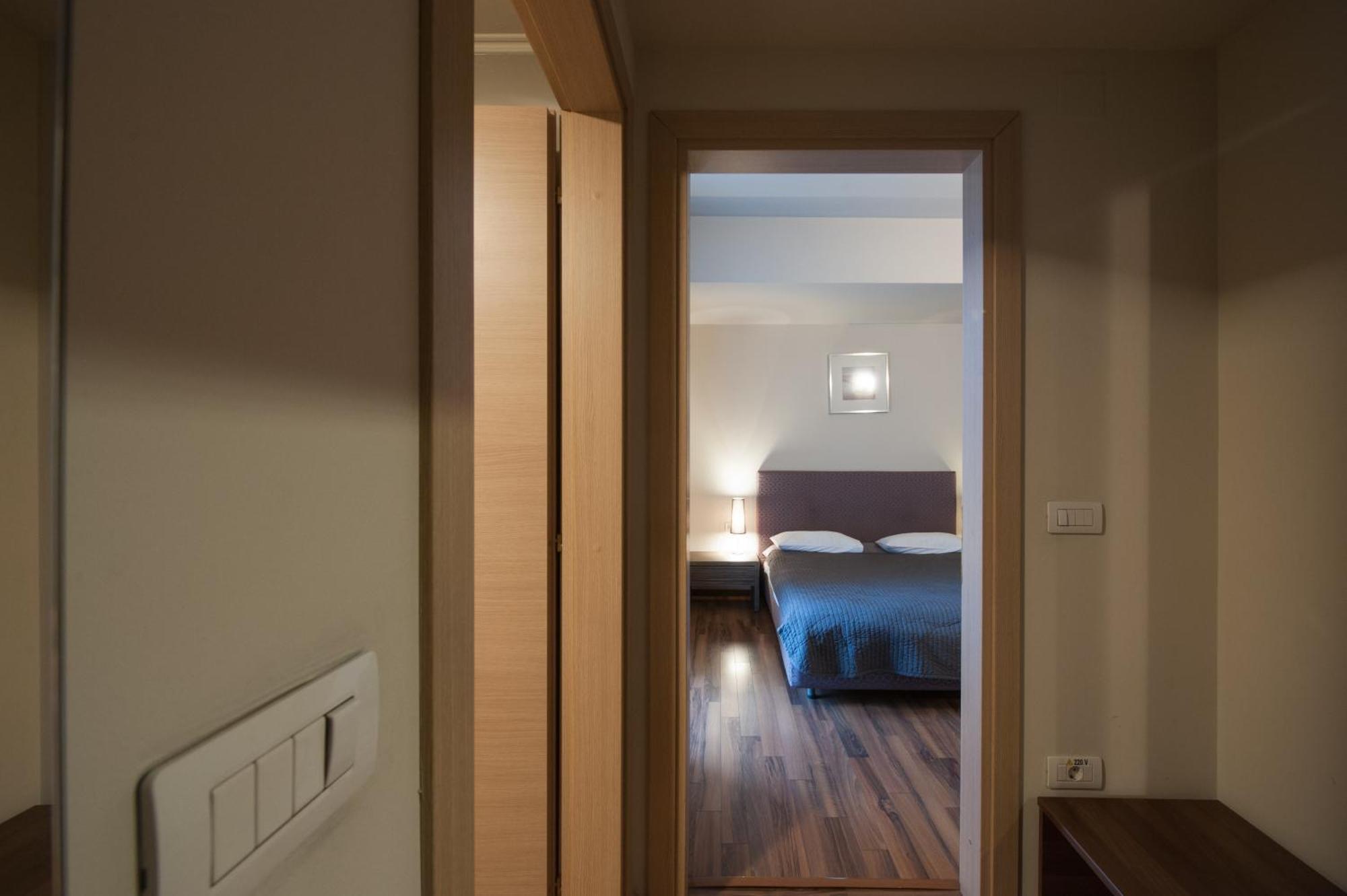 Standard Apartment,1213091254:JPEG