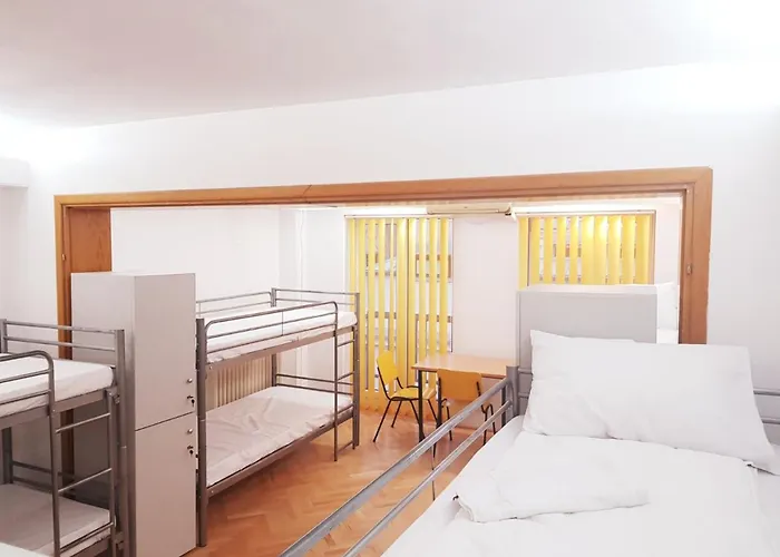 Hostel: Sleep Inn Hostel
