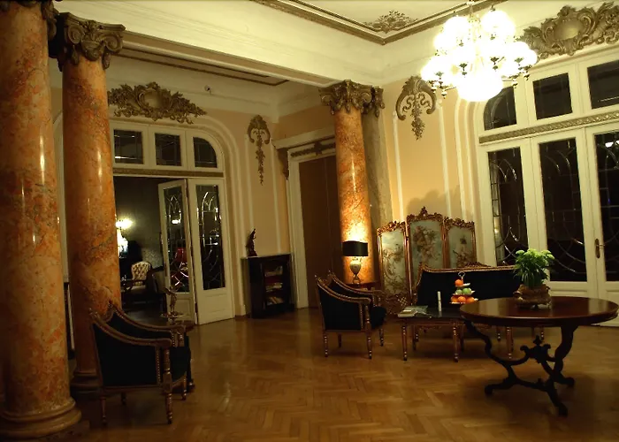 Resort: Grand Boutique Hotel